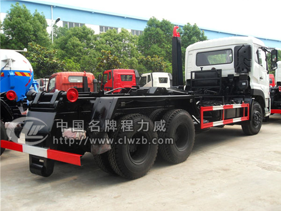 東風(fēng)天龍后雙橋16方鉤臂式垃圾車