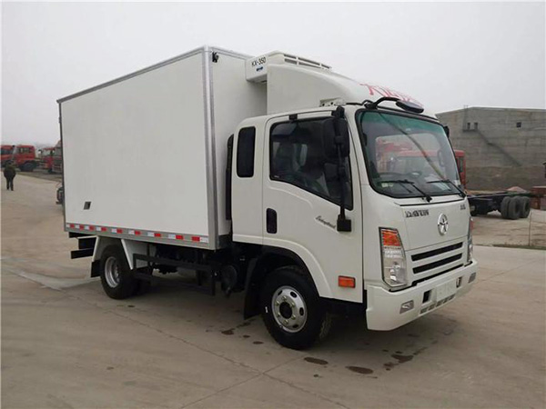大運排半3.75米貨廂冷藏車 大運排半3.75米貨廂冷藏車
