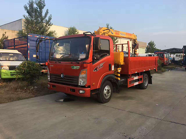 王牌3.6米貨廂藍(lán)牌隨車吊