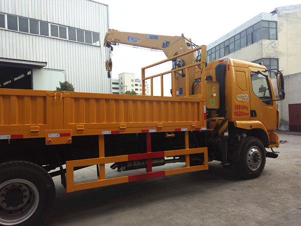 東風柳汽乘龍徐工6.3噸隨車吊 東風柳汽乘龍徐工6.3噸隨車吊