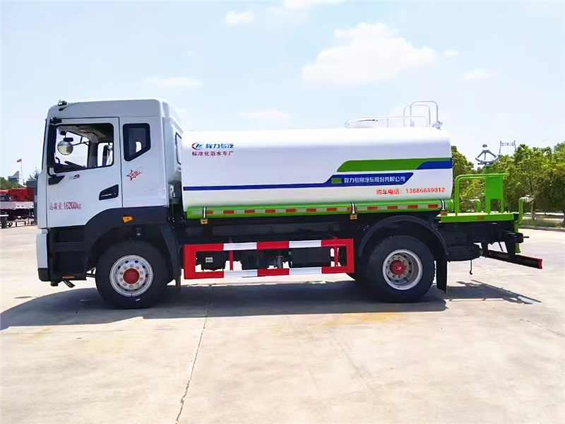 東風(fēng)多利卡D9灑水車