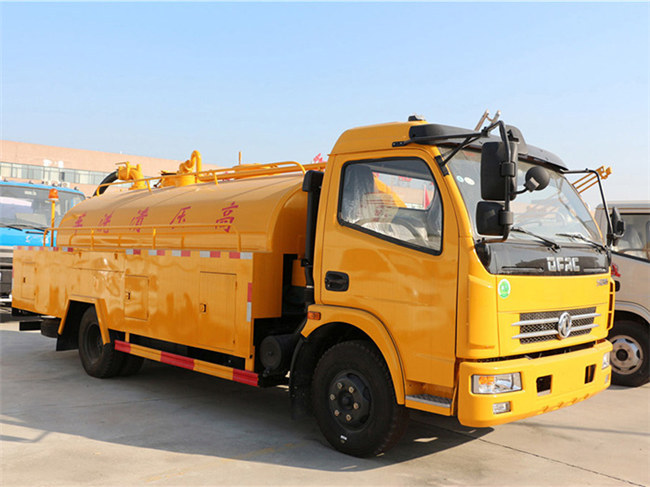 東風多利卡8噸高壓清洗車