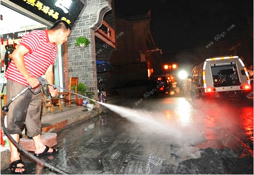 長(zhǎng)安路面清洗車沖洗效果展示