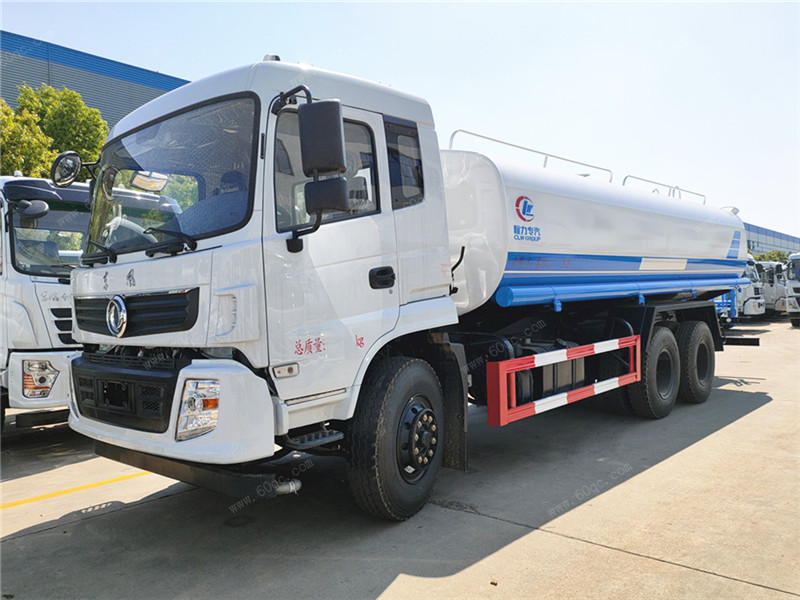 東風(fēng)雙橋灑水車