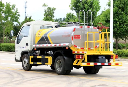 國六福田時代小卡之星藍牌2.7噸灑水車