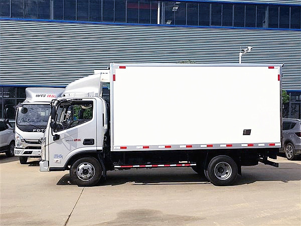 福田奧鈴捷運(yùn)藍(lán)牌冷藏車(chē)